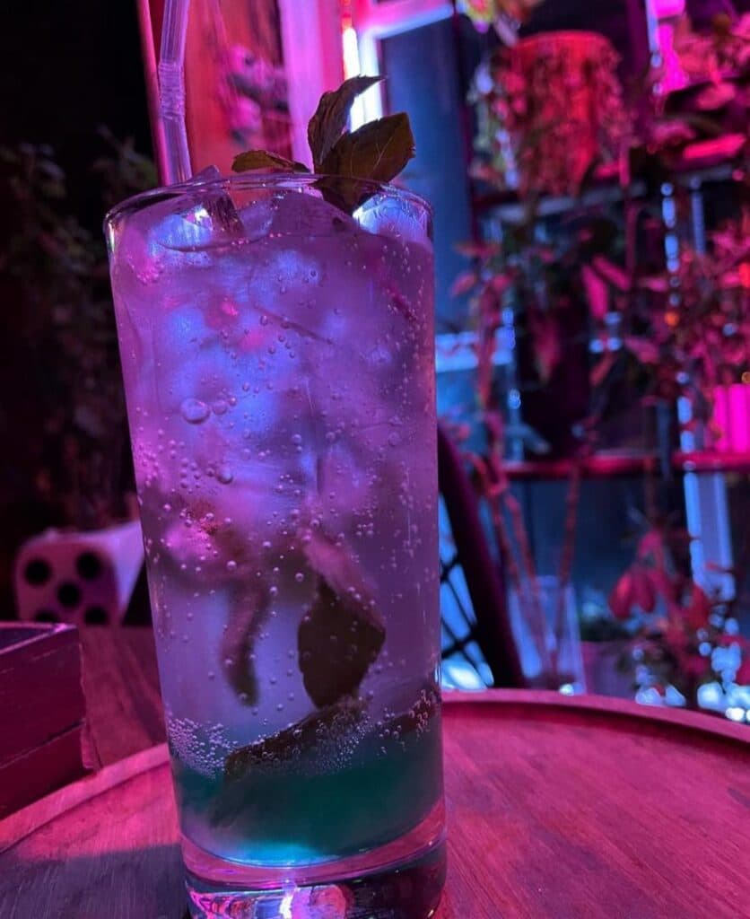 مجموعه تفریحی و سالن بیلیارد فانلند در ماهشهر