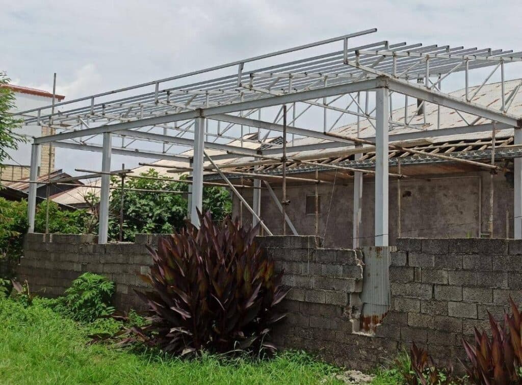 اجرای سقف شیروانی و سازه فلزی و سوله سازی کارن سازه در فومن