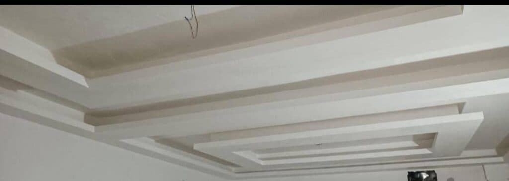 خدمات گچ کاری و گچ بری و نور مخفی ساختمان رحیم احمدی در زاهدان