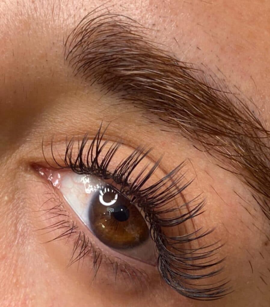 سالن زیبایی و آکادمی تخصصی آوان در كرج