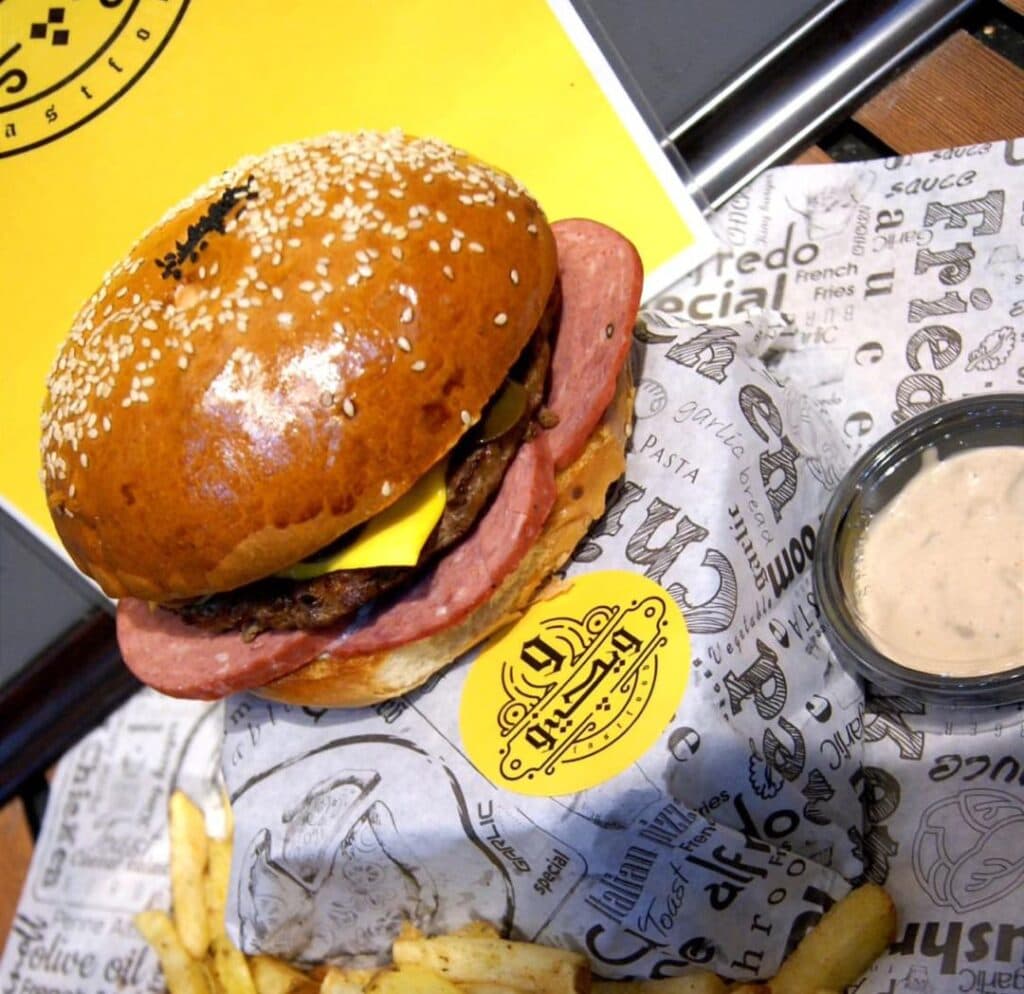 فست فود ویچینو در آبادان