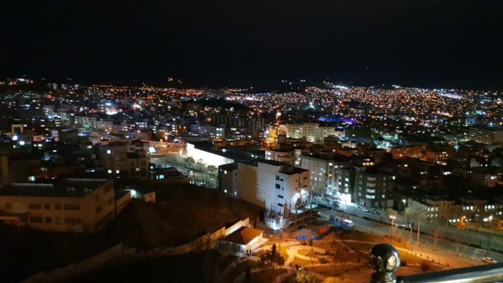 کافه رستوران پارادایس در سنندج