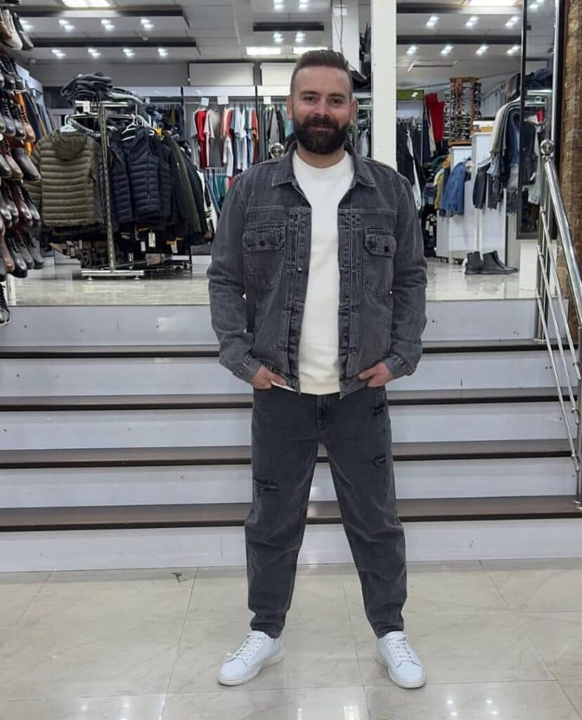 فروشگاه پوشاک اسپرت و مجلسی مردانه و زنانه رز در اراک