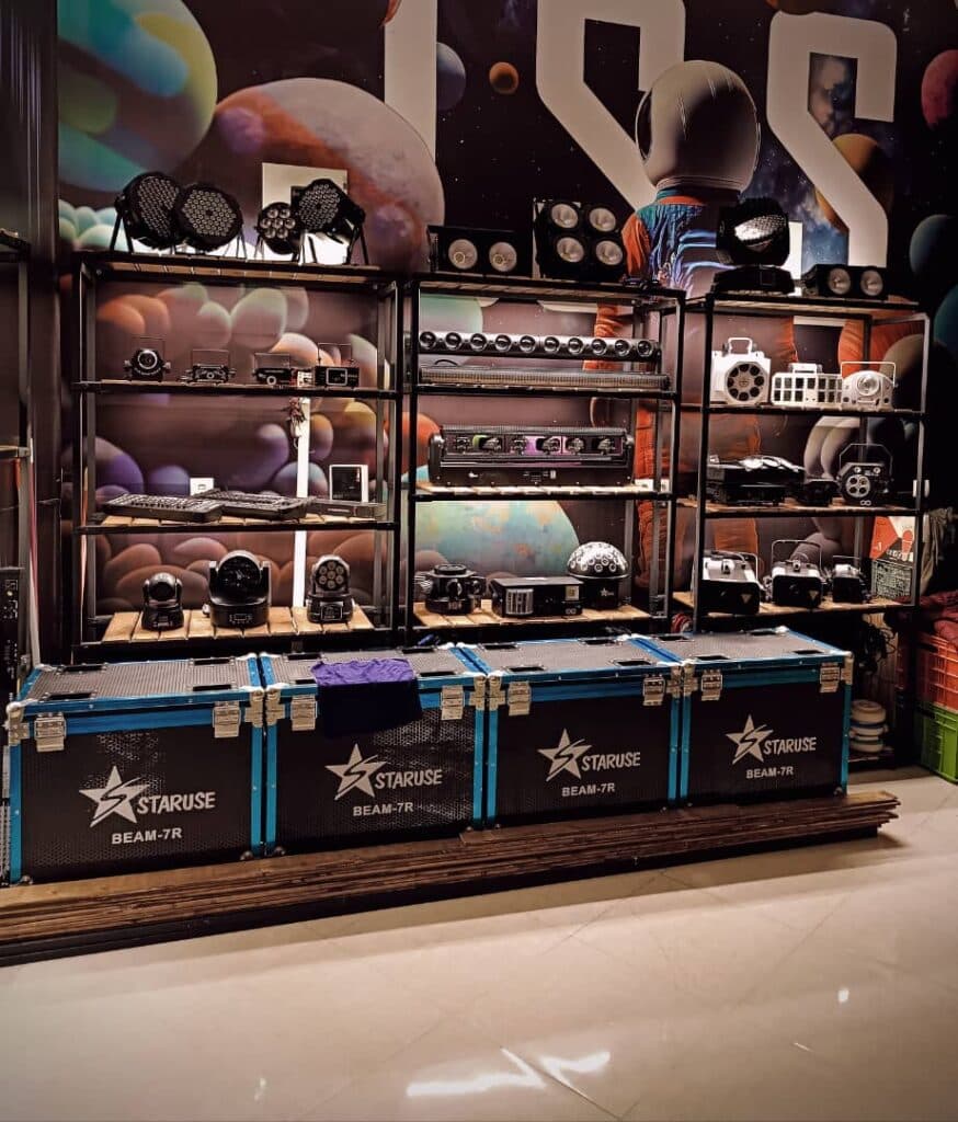 تجهیزات نورپردازی و صدابرداری ایران استیج نمایندگی ویژند استاروس در سمنان