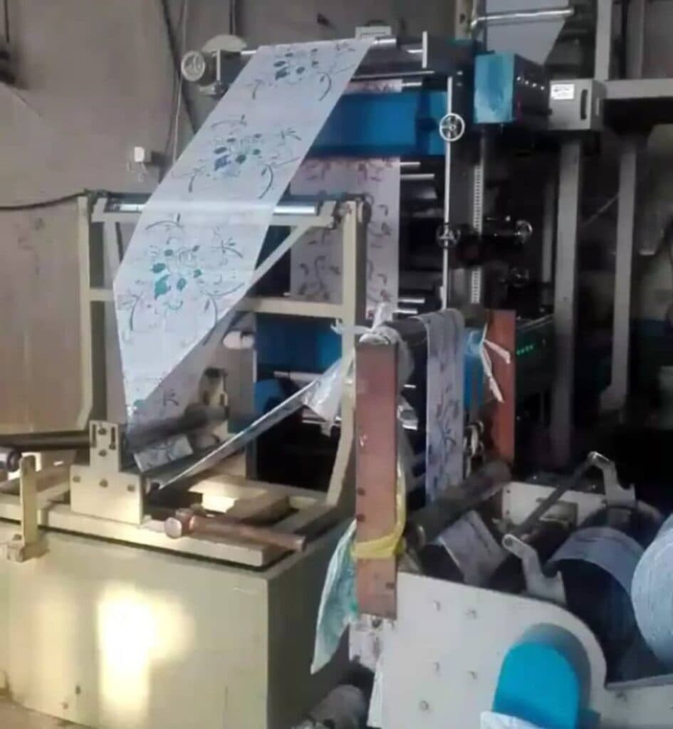 خرید و فروش دستگاه ۳ کاره و سفره و لیوان یکبار مصرف شاخه گستران در خمین