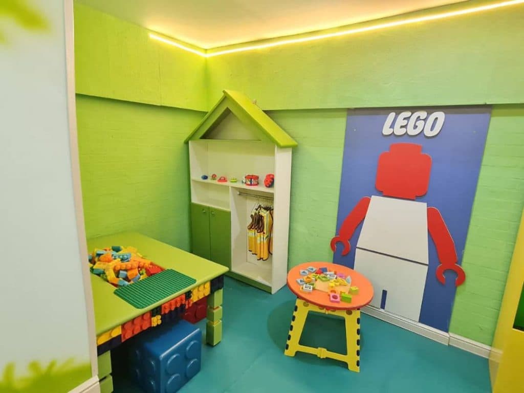 خانه بازی کودک و سالن تولد سرزمین رویایی در شیراز