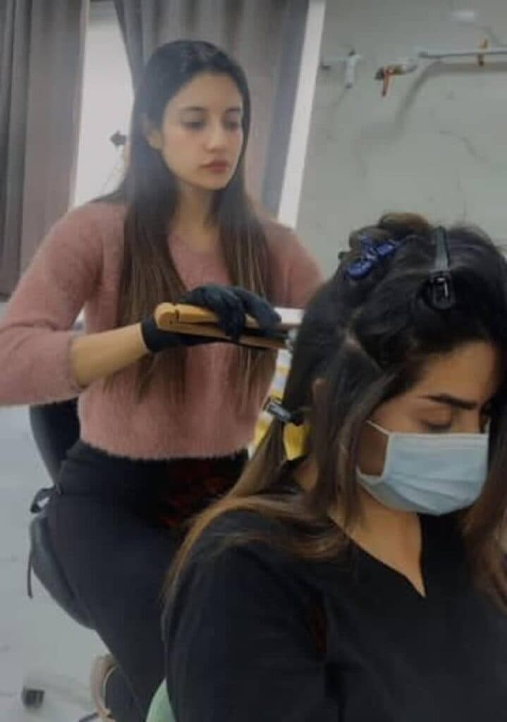 خدمات رنگ و لایت و کراتین و احیا مو مهتاب در شیراز