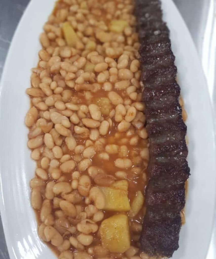 رستوران بزرگ طاووس در جاده ماسوله