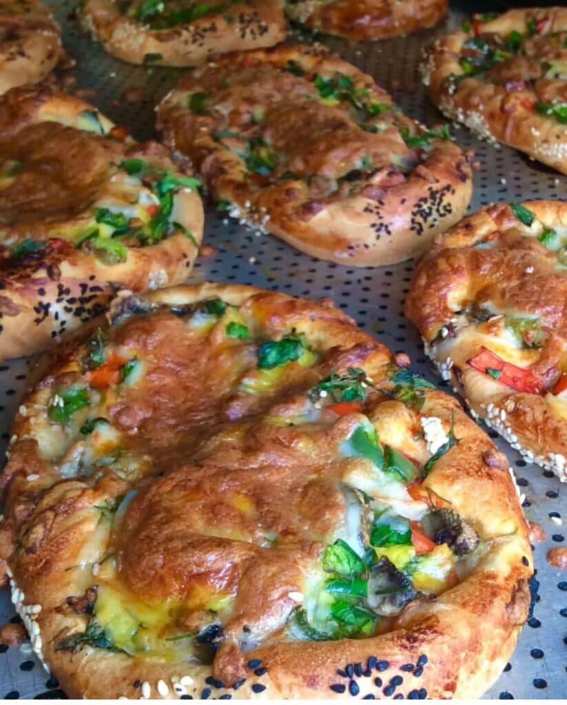 نان و شیرینی سارا در تهران