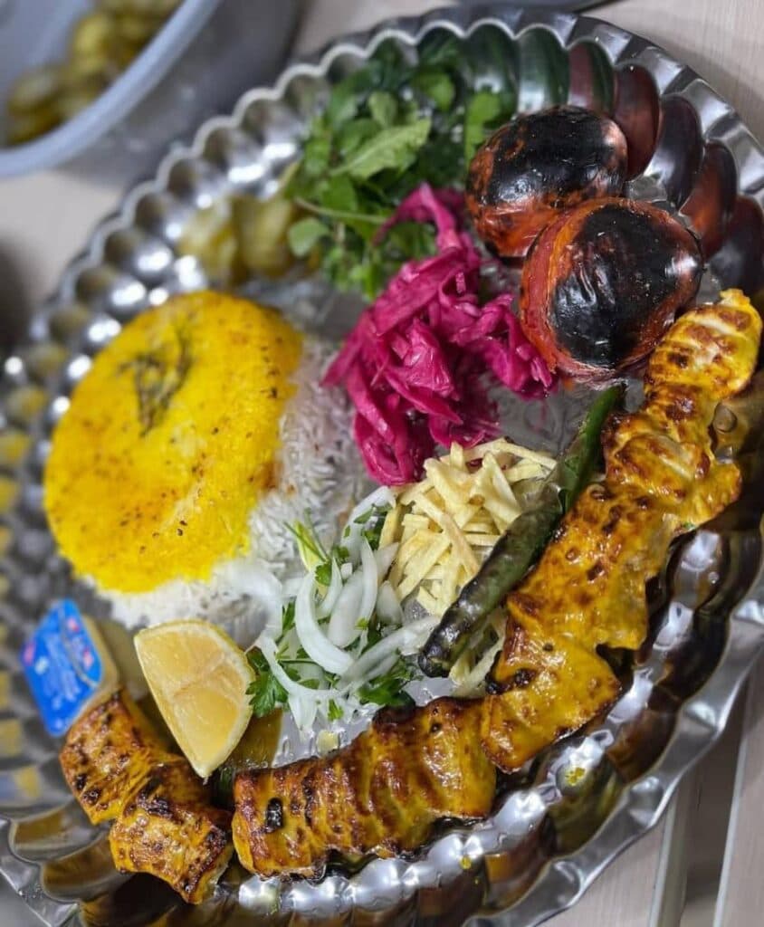 کافه رستوران آقا بزرگ در سقز