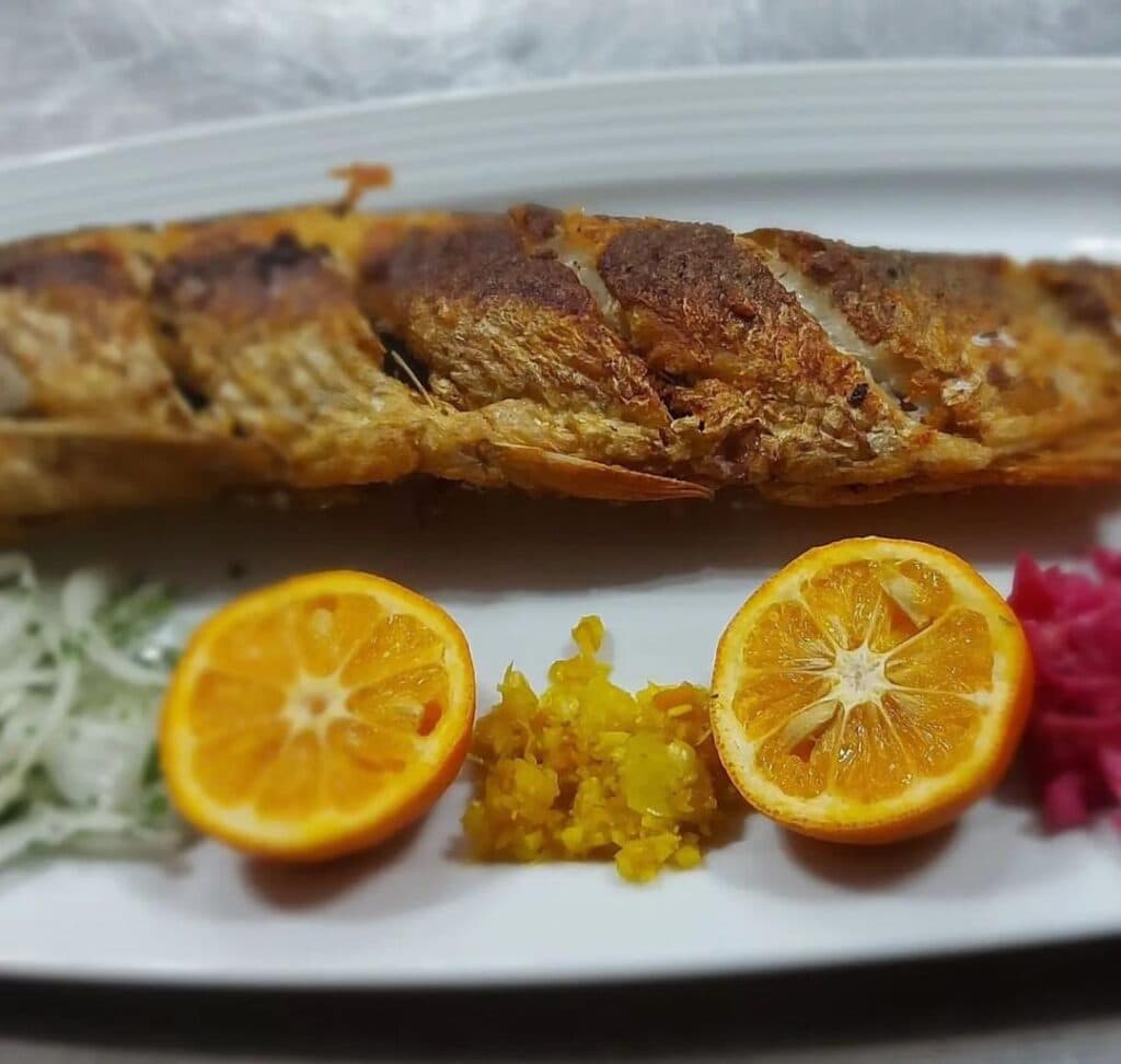 رستوران بزرگ طاووس در جاده ماسوله