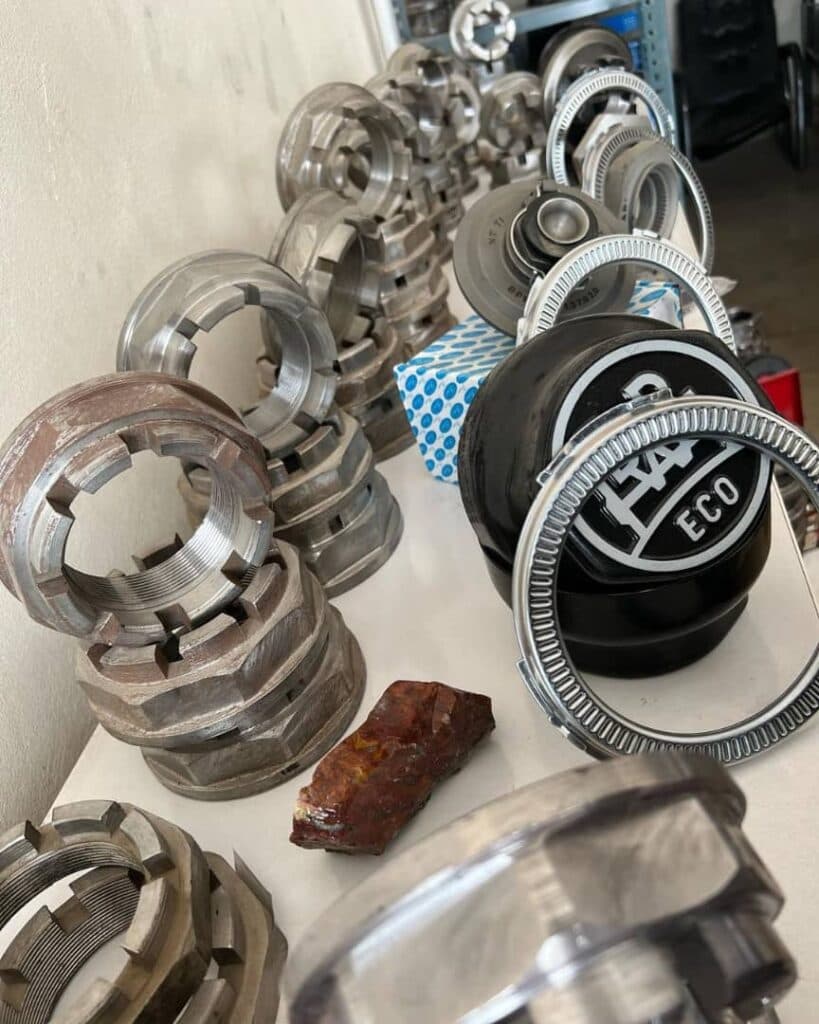 فروش و پخش لوازم یدکی ماشین سنگین محسن در کرمان