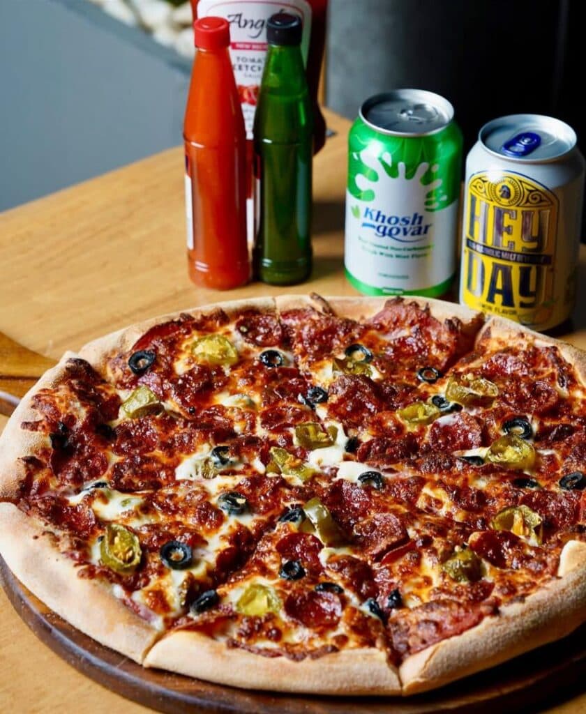 فست فود تاج محل در هشتگرد