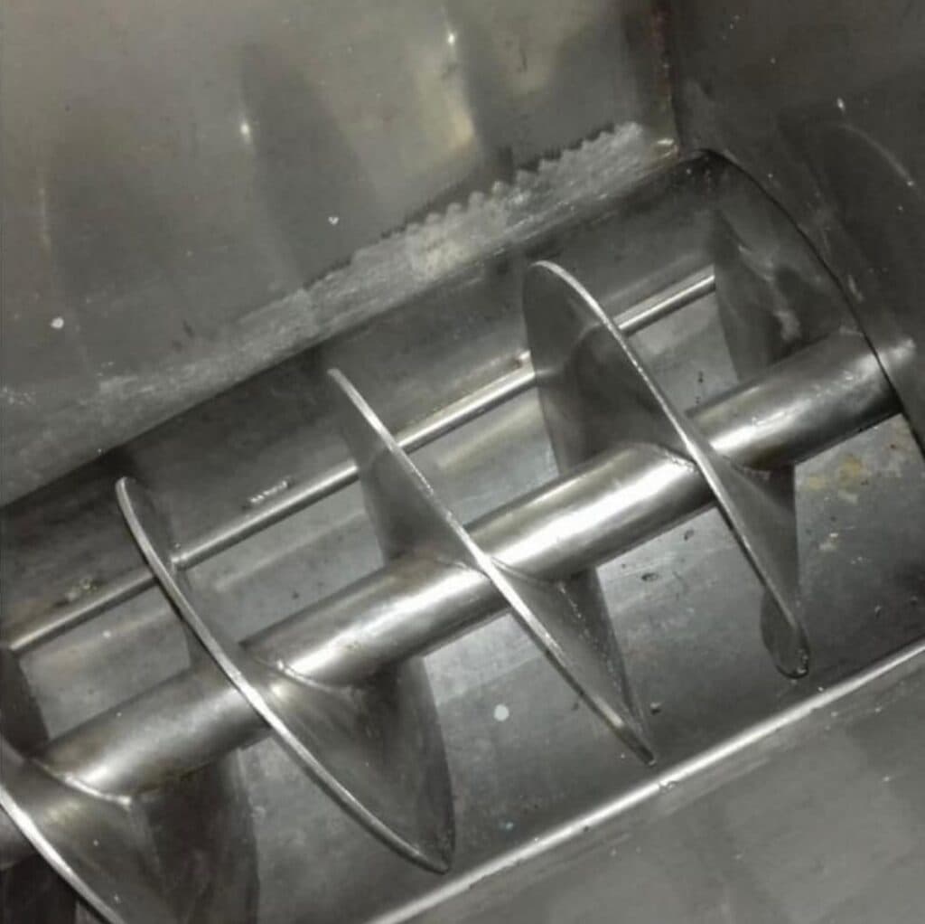 ساخت ماشین آلات مواد غذایی لبنی بستنی و آبمیوه بهکار ماشین در شهر قدس