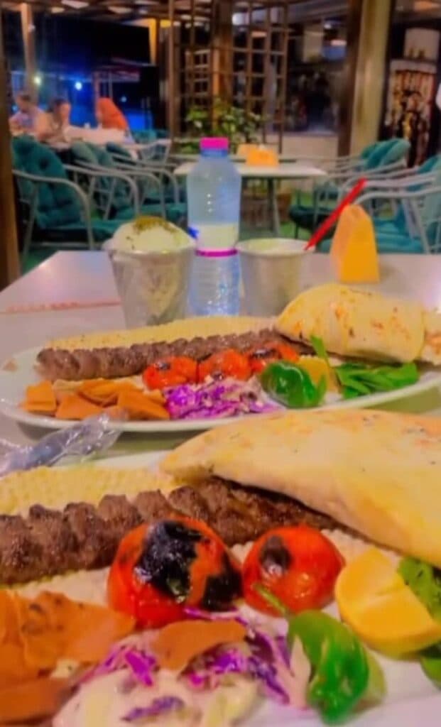 کافه رستوران توسکا در قشم