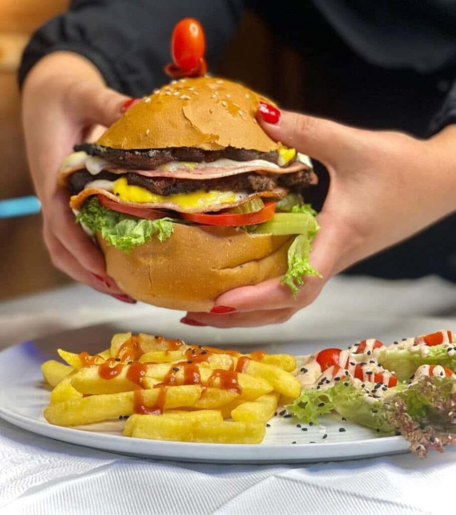 باغ رستوران ترمه در دزفول