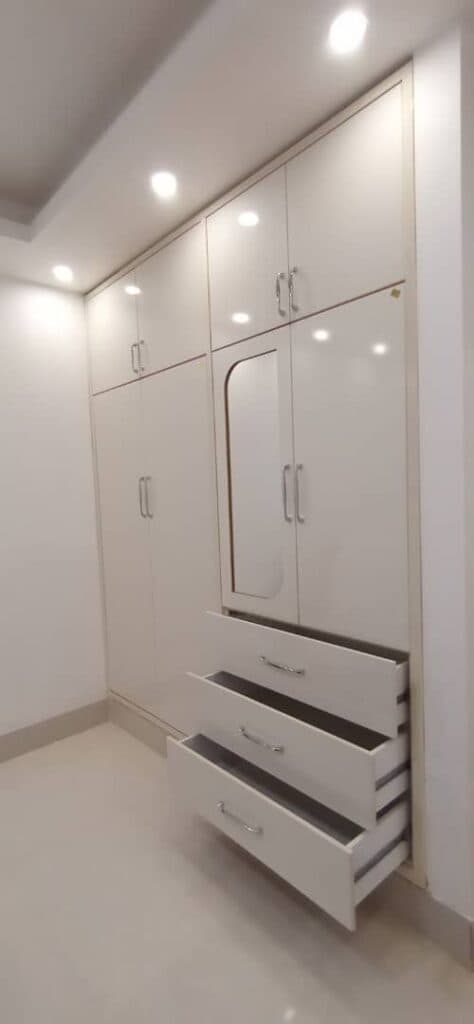 دکوراسیون داخلی دنیای نور در چابهار