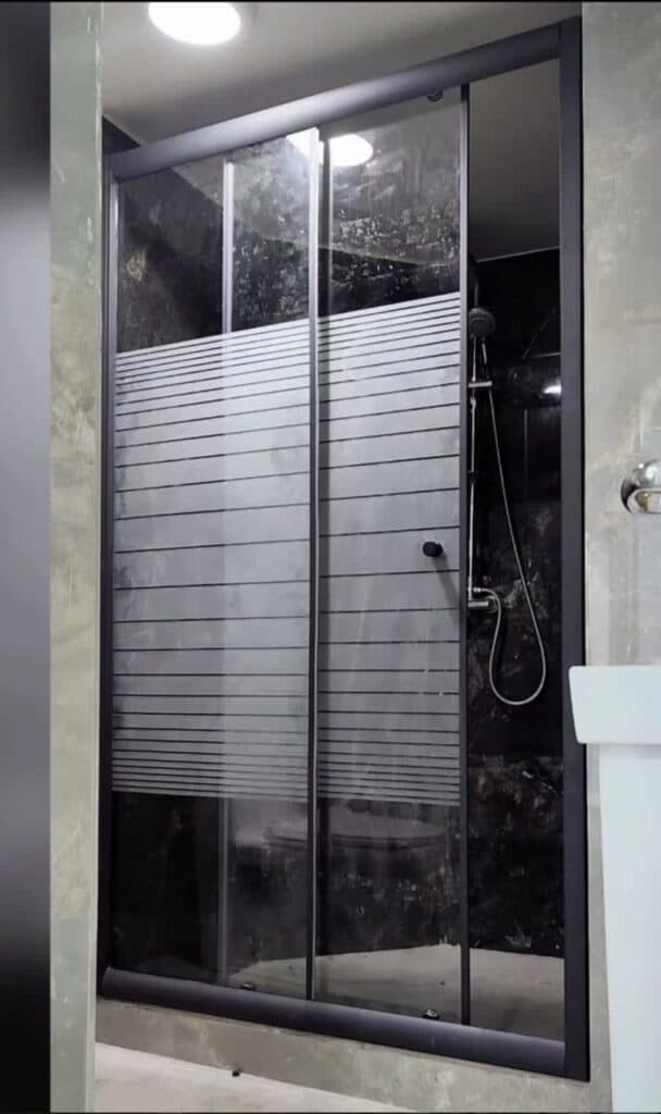 سندبلاست و حکاکی شیشه و آینه غلامی در نظرآباد