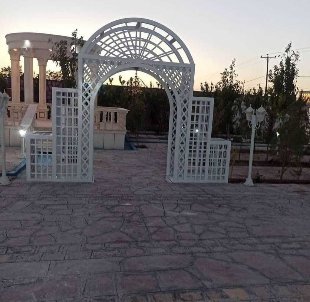 آتلیه عکاسی باغ ارم در اسفراین