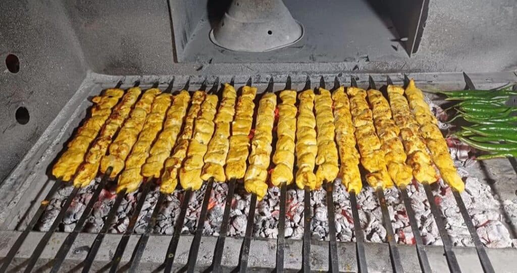 رستوران بیرون بر مسلم در مسجد سلیمان