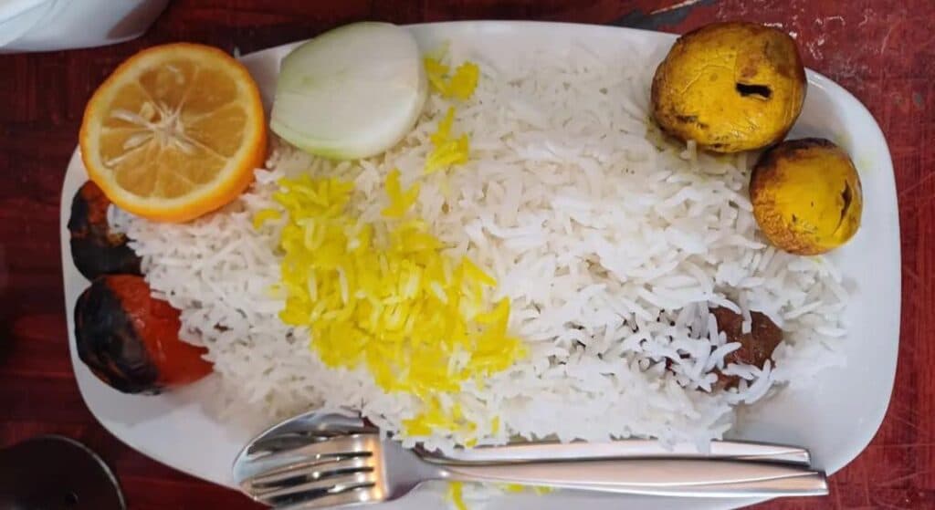 رستوران بیرون بر مسلم در مسجد سلیمان