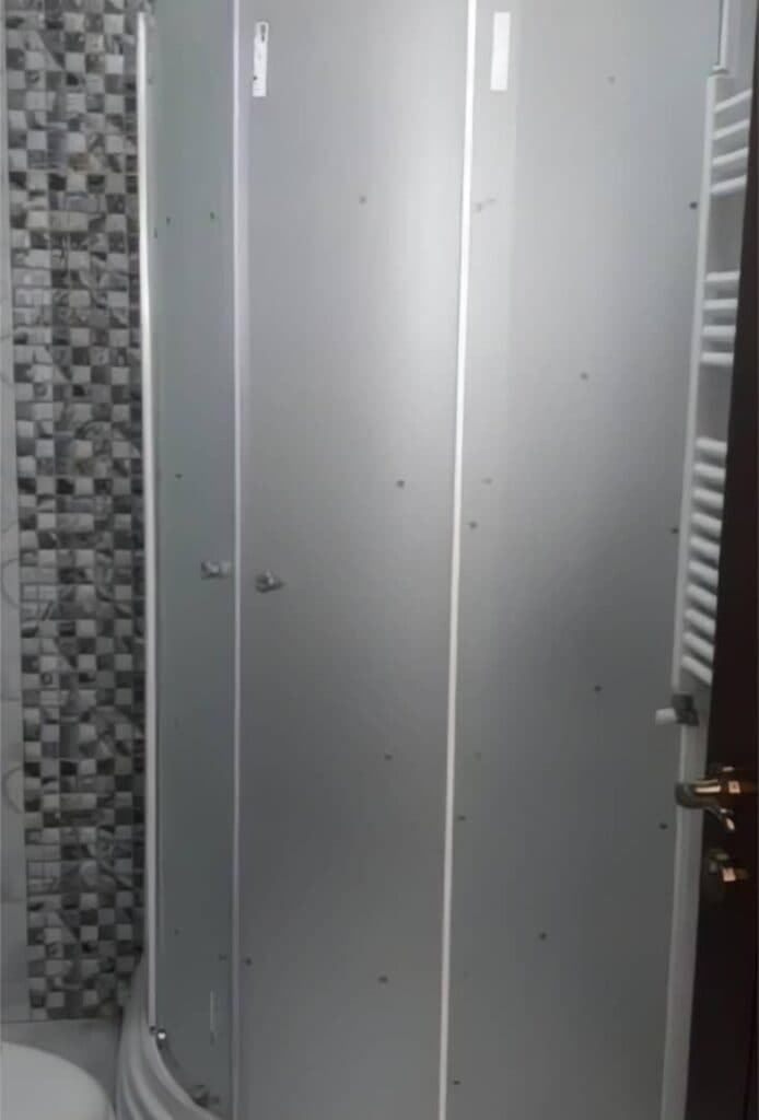 طراحی و حکاکی شیشه و آینه و لوگو با دستگاه پیشرفته غلامی در هشتگرد کرج