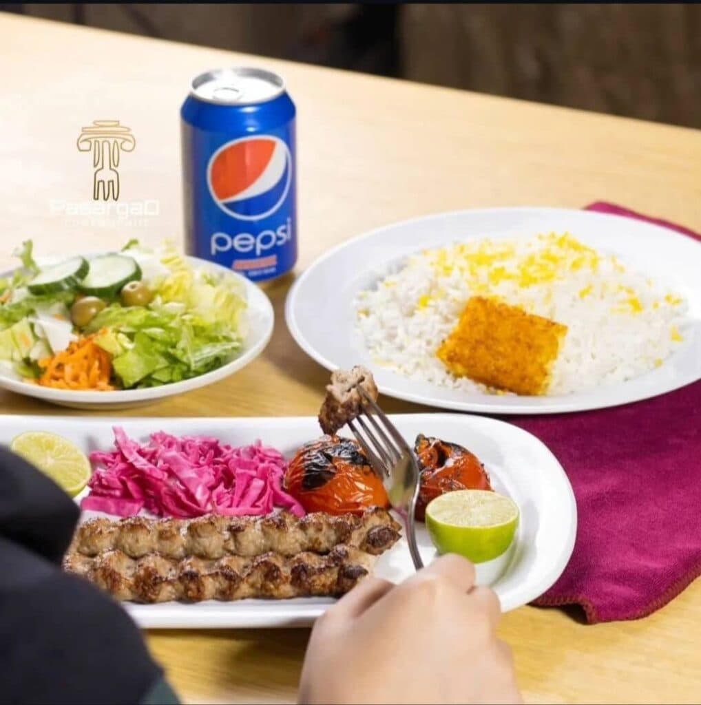 رستوران پاسارگاد در سرپل ذهاب