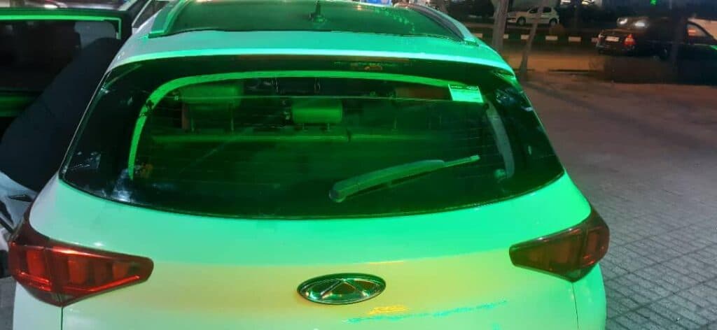 نصب و فروش شیشه و آینه و نوارجات آبندی خودرو سید در قاسم آباد