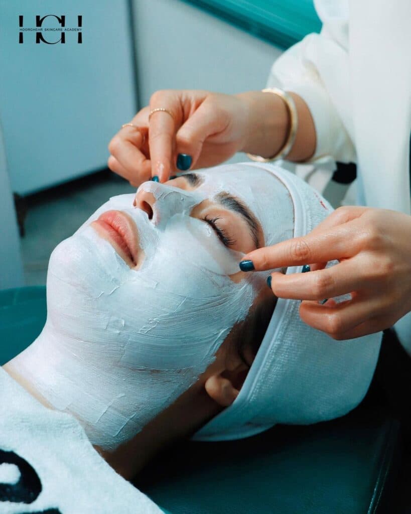 مرکز تخصصی آموزش و پاکسازی پوست هورچهر در رشت