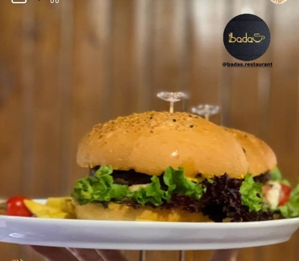 کافه رستوران قصر چینی باداس در تبریز