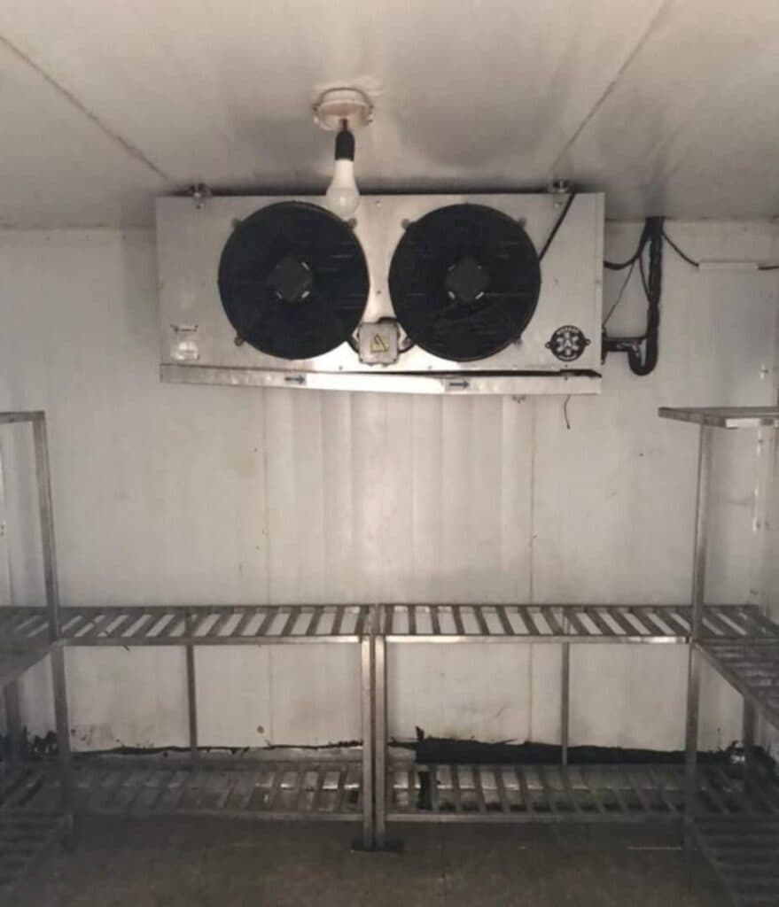 ساخت و نصب سردخانه و یخچال صنعتی و تجاری نوین سرما در اراک