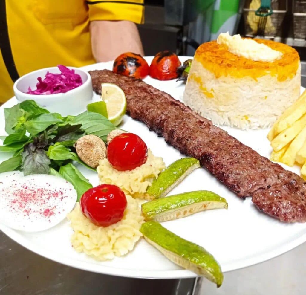 رستوران و کترینگ مستر شف در اردبیل