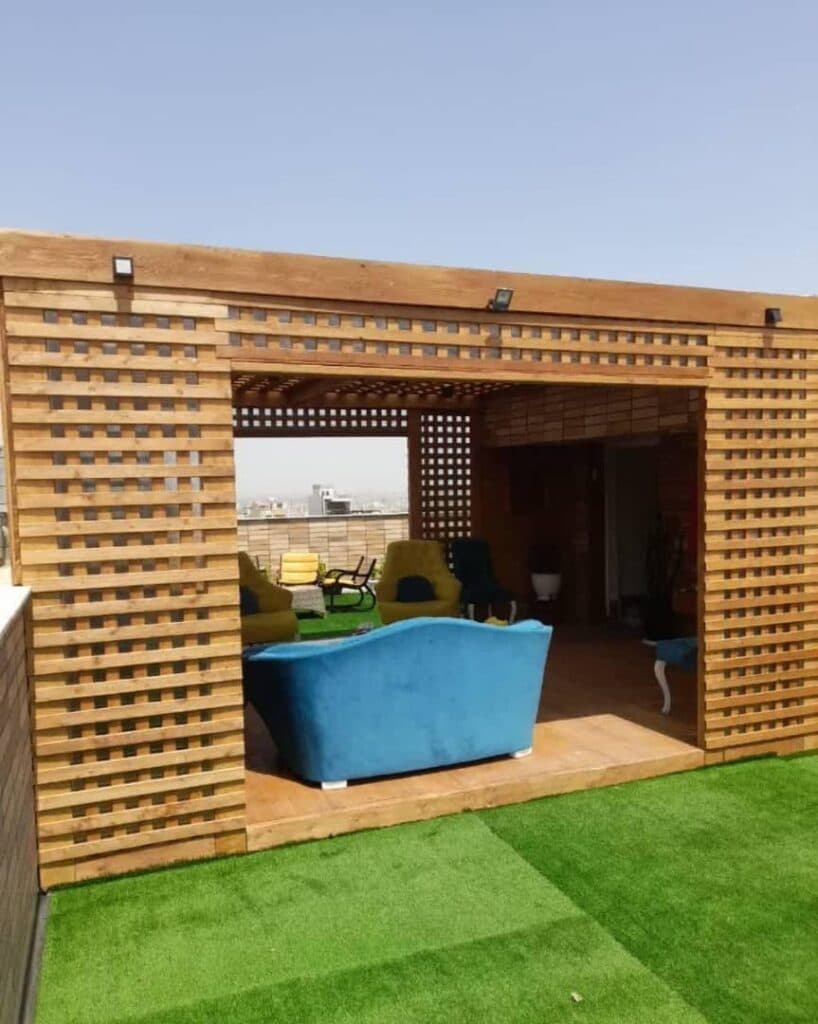 ساخت و طراحی کلبه سوئیسی و پرگولا چوبی هنر چوب هیمه در اصفهان