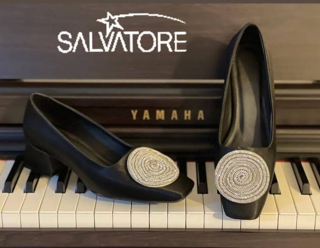 فروشگاه کیف و کفش کویین در آبادان