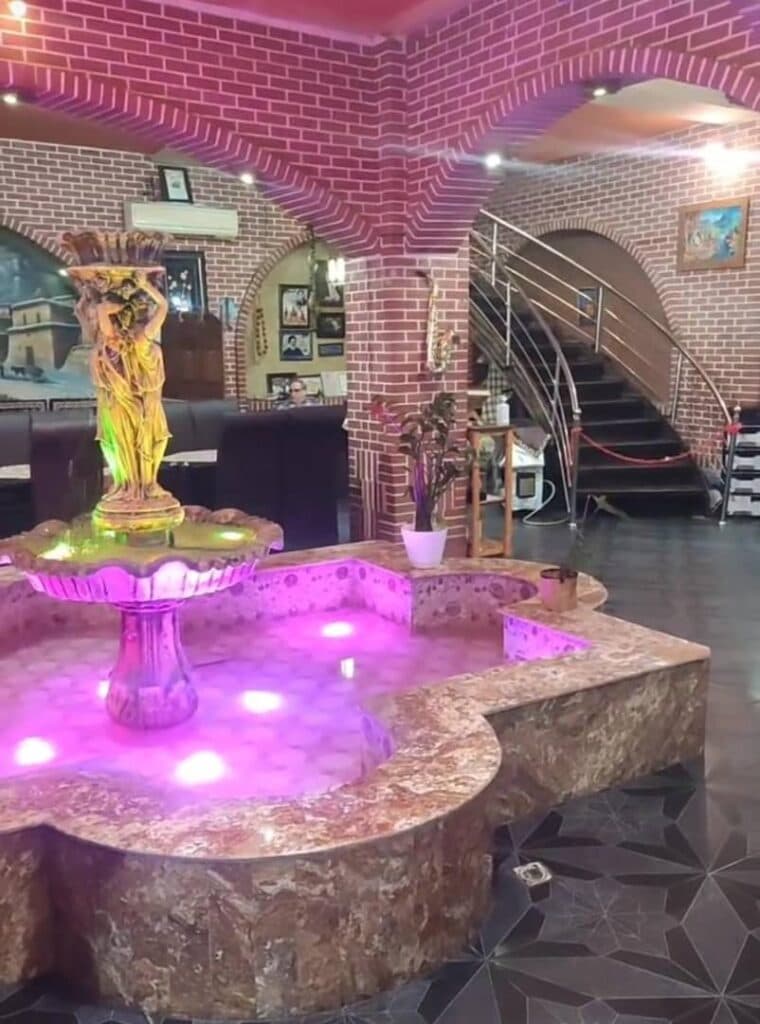 رستوران سنتی مولانا در بندر انزلی