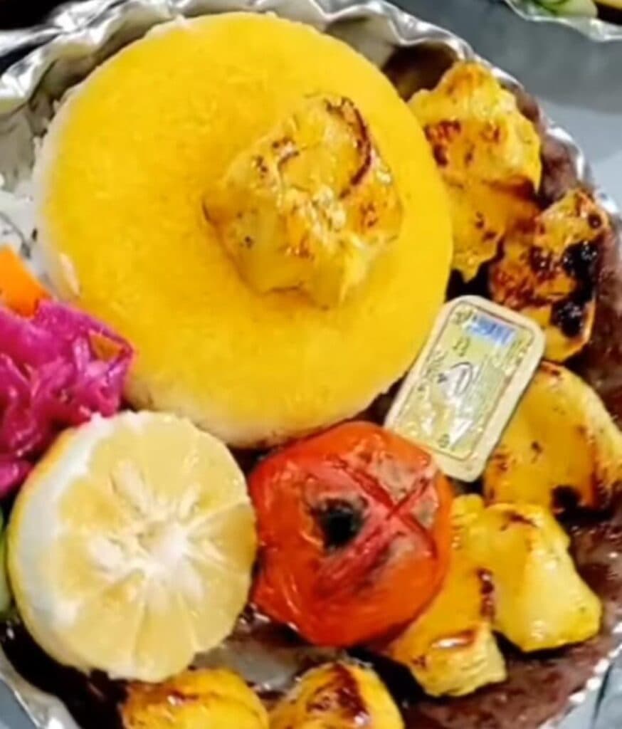 رستوران سنتی مولانا در بندر انزلی