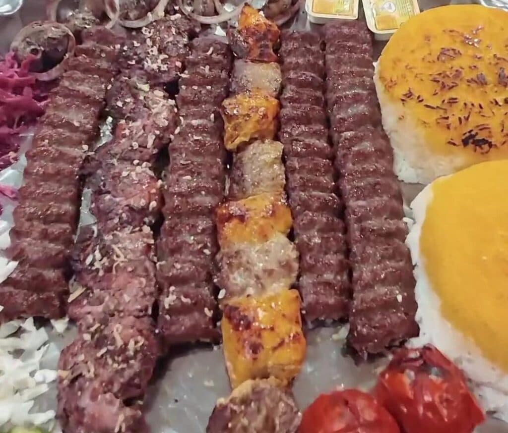 رستوران سنتی مولانا در بندر انزلی