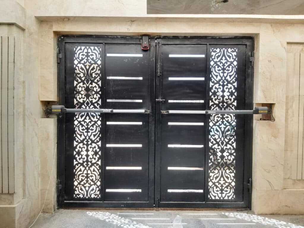 نصب و فروش سایبان و کرکره برقی پادرادر یزد