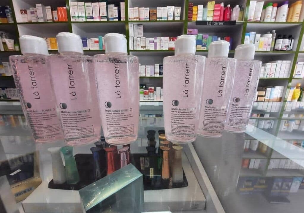 داروخانه شبانه روزی دکتر زمانی در قائم شهر