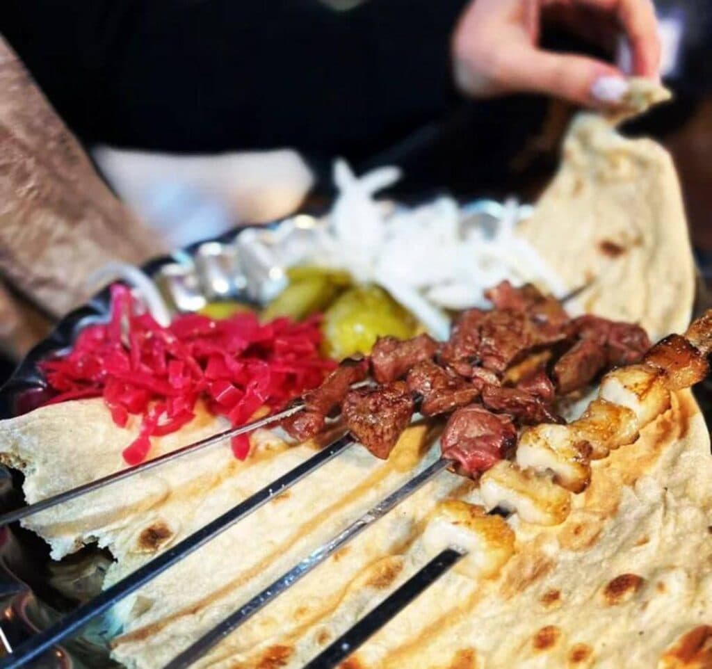 کبابی آب و آتش در سبزوار