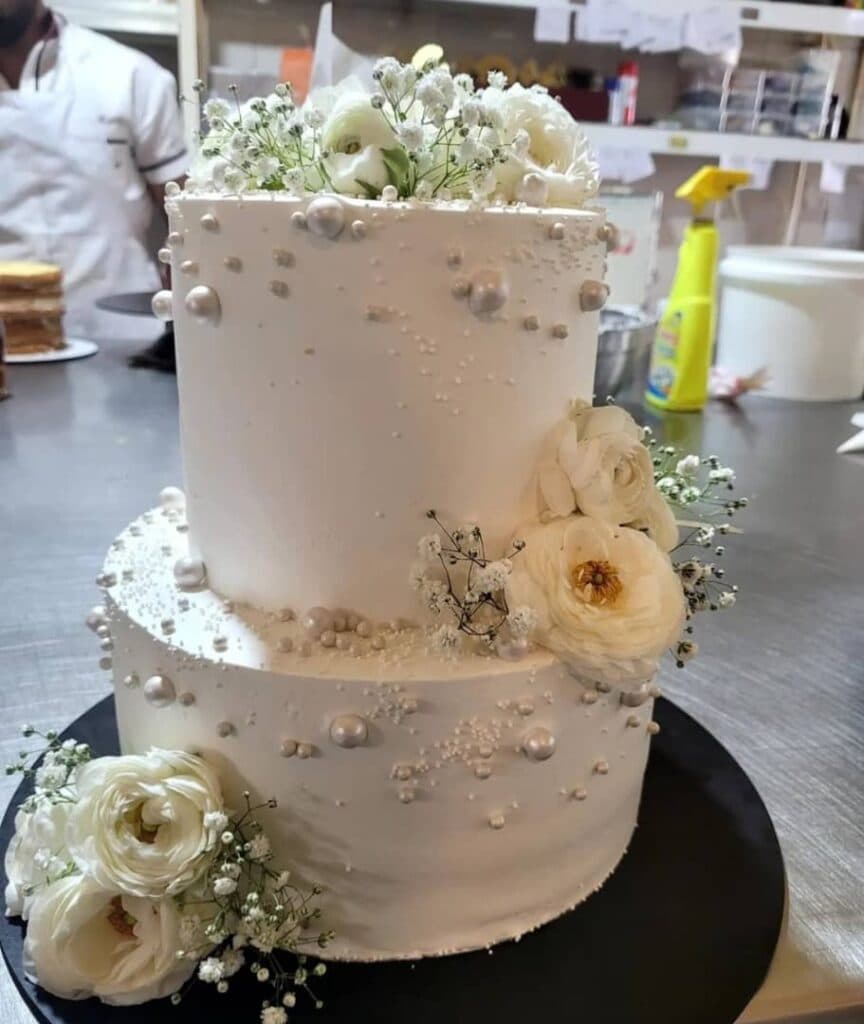 شیرینی سرای آذرخش در تاکستان