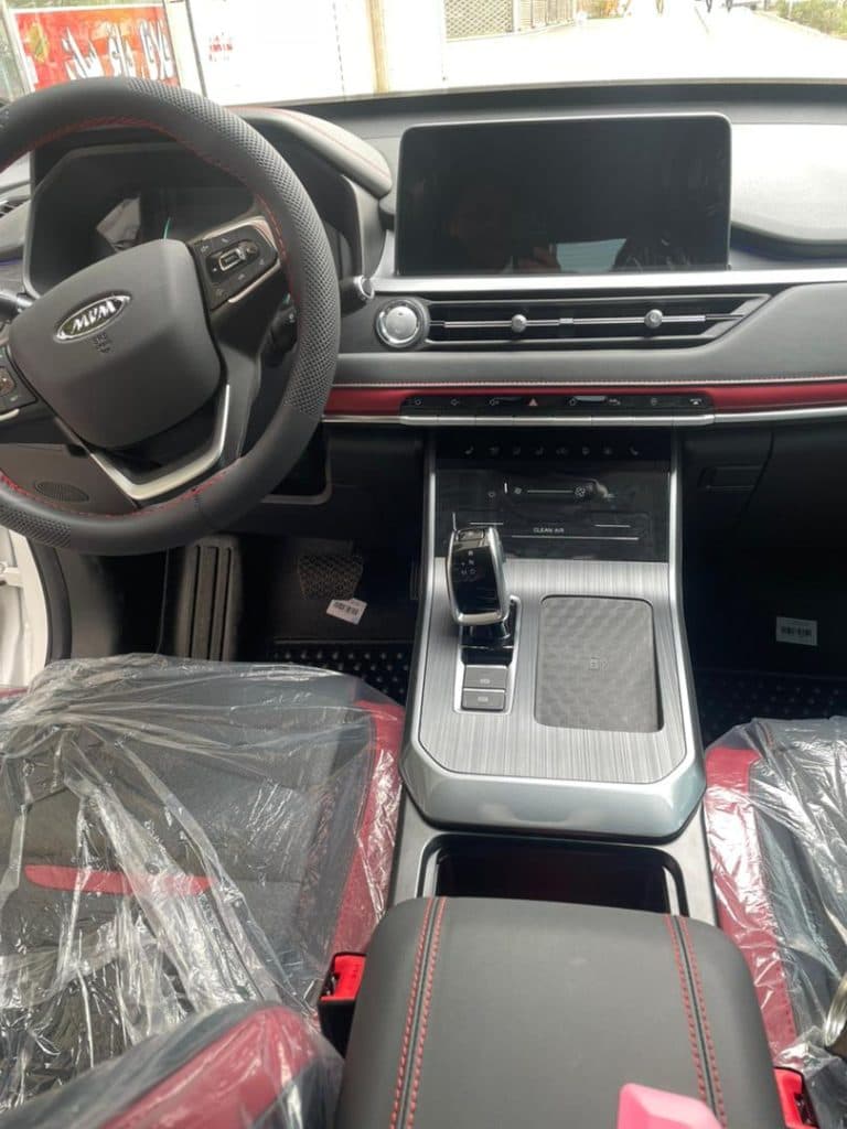 خدمات نصب شیشه دودی تخصصی خودرو اتووکس در قزوین