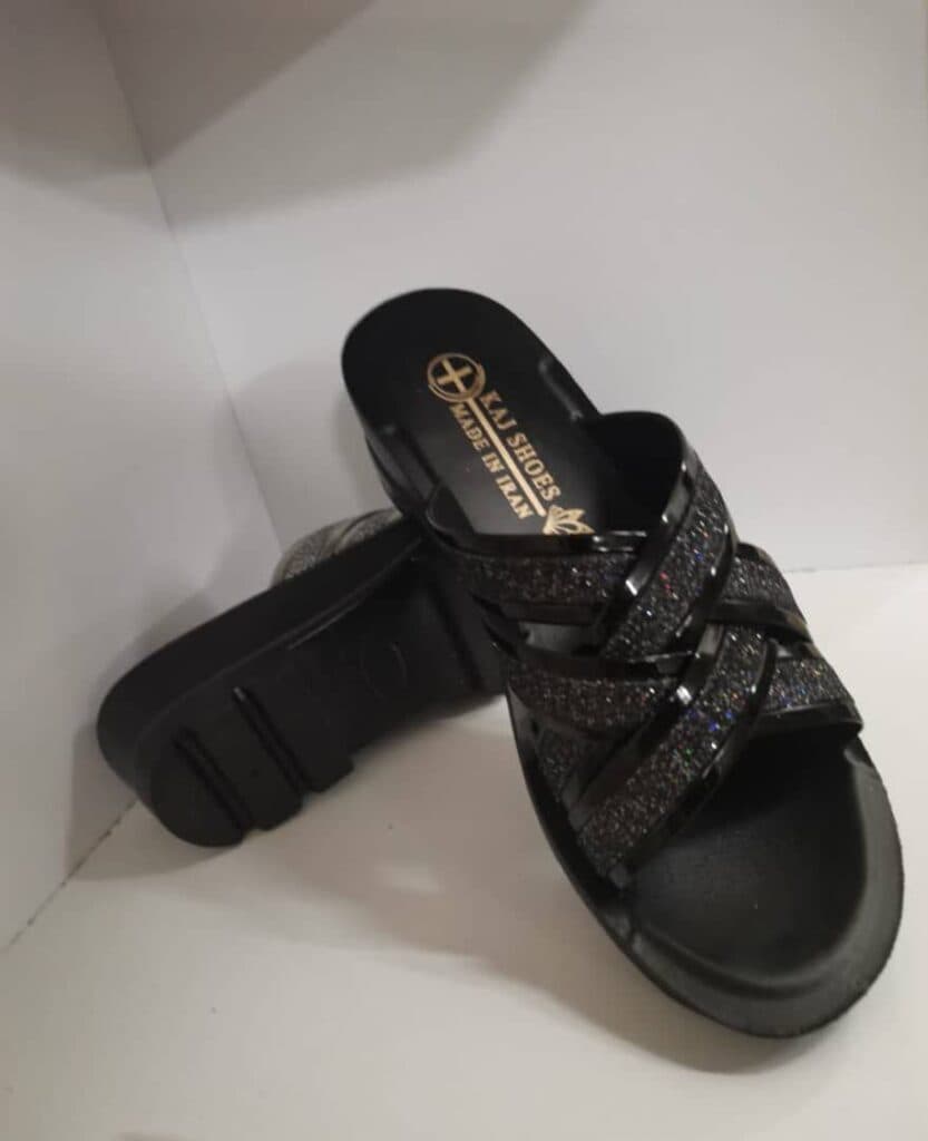 تولید و فروش کفش و صندل کاج در قم