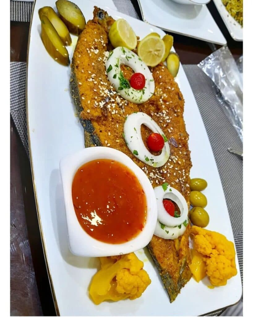 رستوران کلاسیک حجت خان در رودبنه لاهیجان