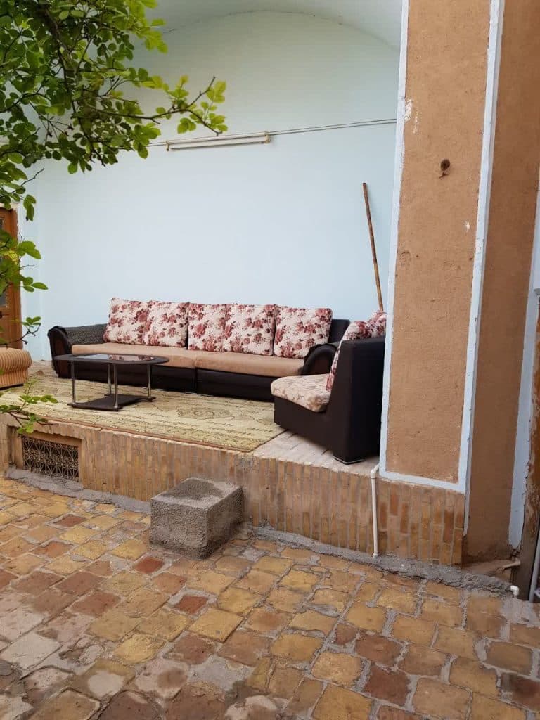 اقامتگاه بومگردی دو کاج در یزد