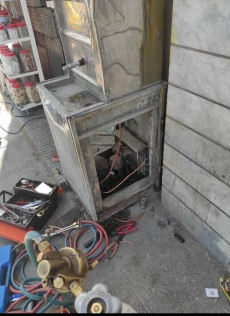 تعمیرات و نصب یخچال صنعتی و خانگی رخ بخش در شیراز