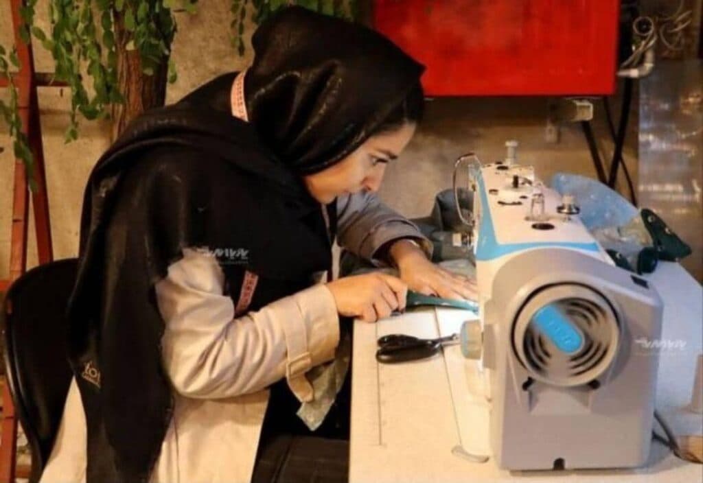 آموزش مجازی و حضوری خیاطی اقاقیا در کرج