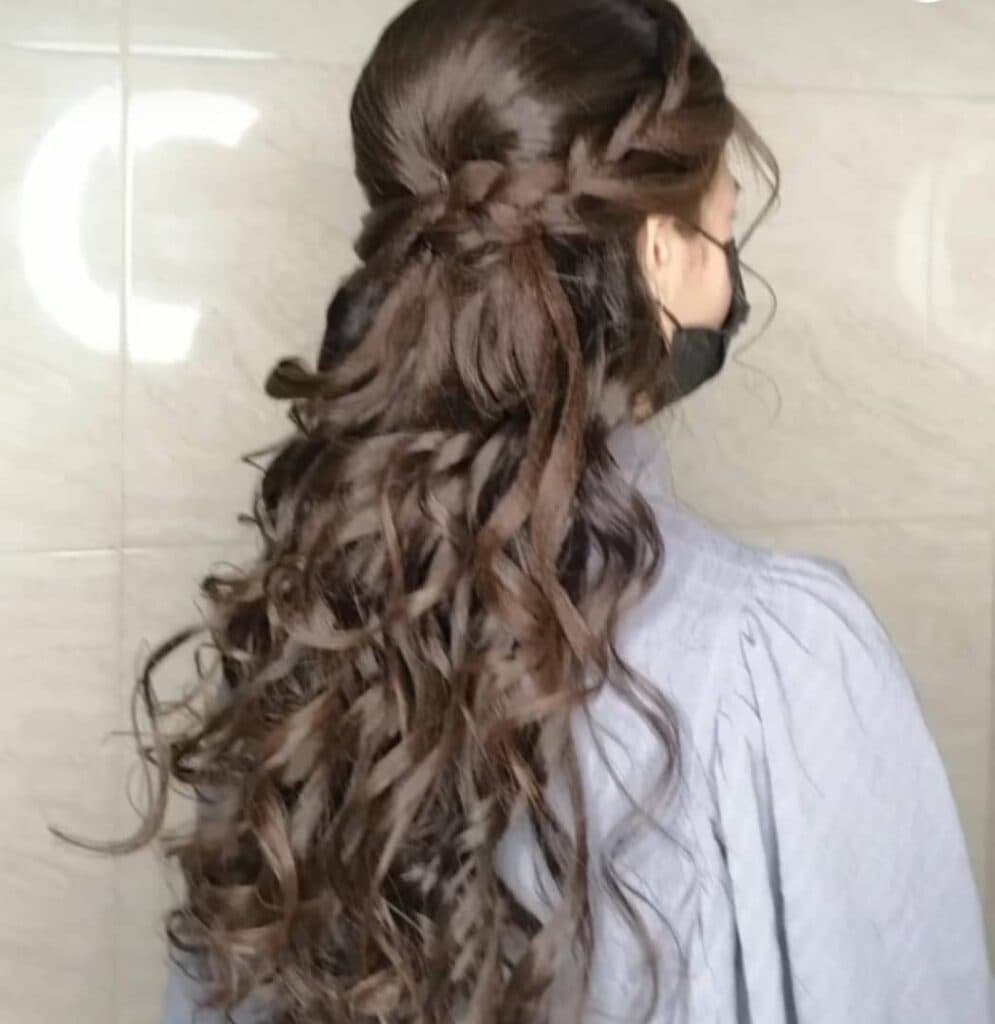 آموزشگاه و سالن زیبایی تندیس در داران