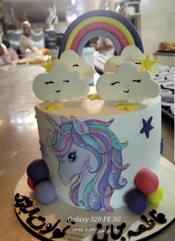 شیرینی سرای آذرخش در تاکستان