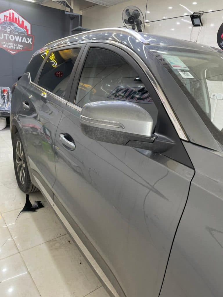 خدمات نصب شیشه دودی تخصصی خودرو اتووکس در قزوین